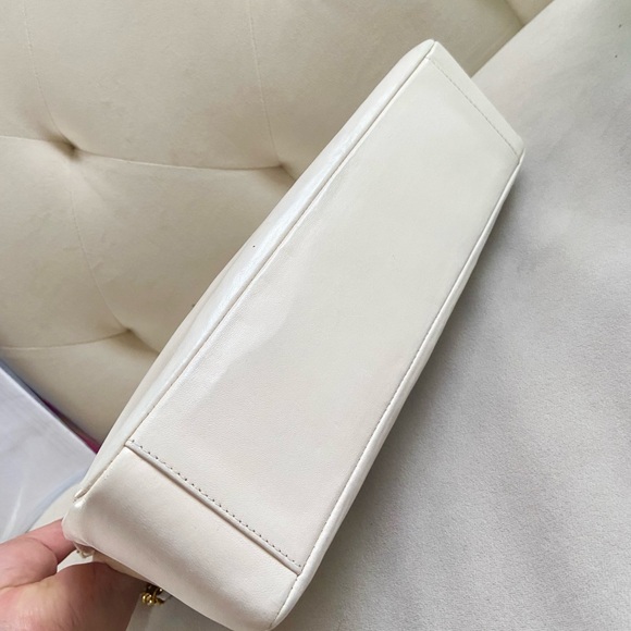 Chanel Vintage Quilted Lambskin 24K gold Plated hardware Handbag - Picture 11 of 15